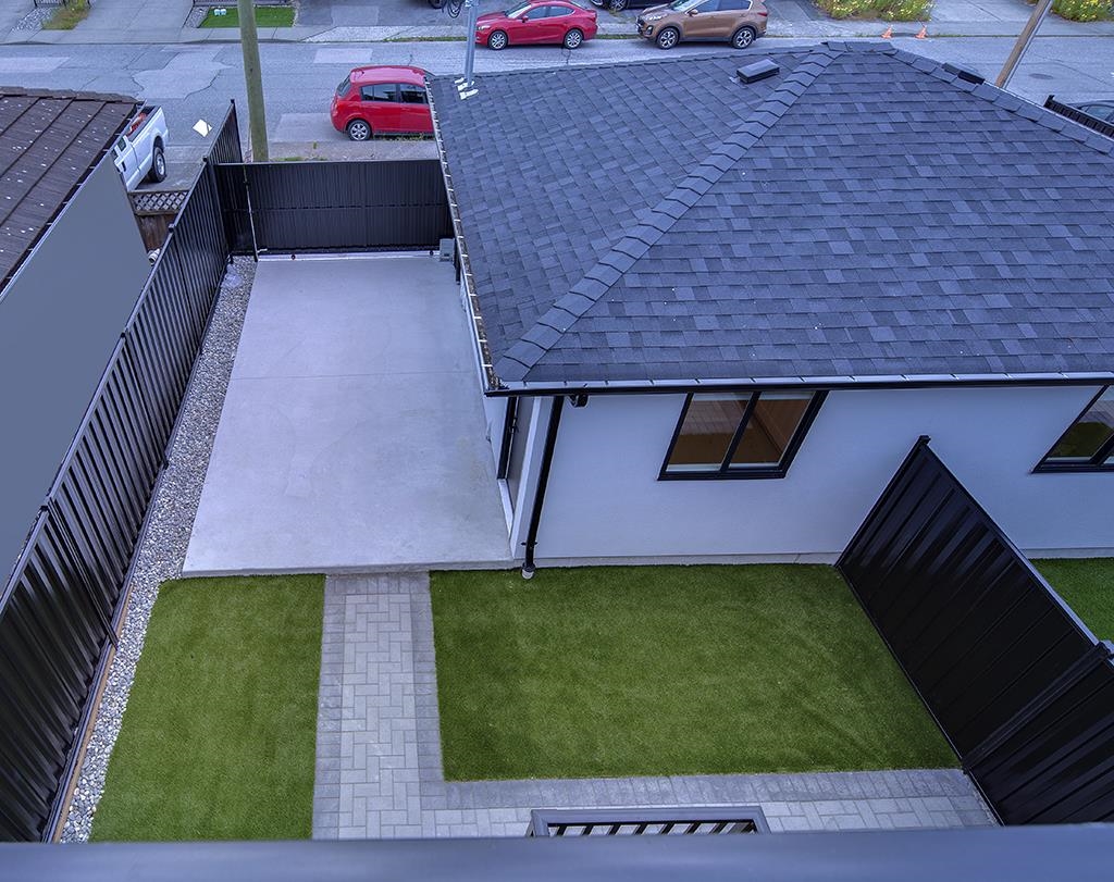 Swimming Pool Photo of 7813 18th Avenue, Burnaby, BC