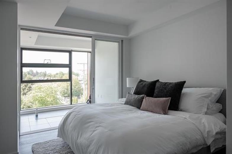 Dining Area Photo of 301 717 W 17th Avenue, Vancouver, BC