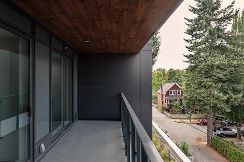 Kitchen Island Photo of 301 717 W 17th Avenue, Vancouver, BC