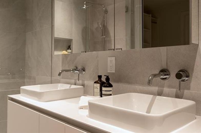 Kitchen Photo of 301 717 W 17th Avenue, Vancouver, BC