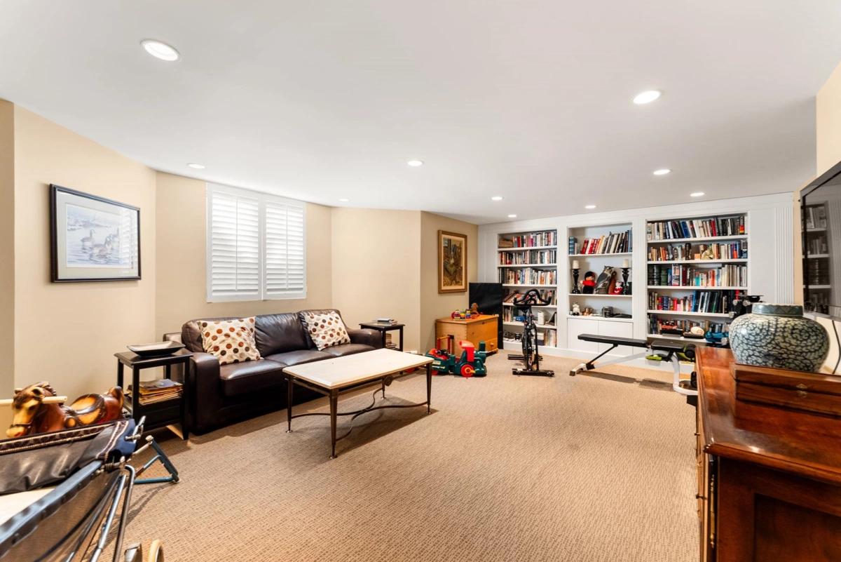 Swimming Pool Photo of 6339 Adera Street, Vancouver, BC