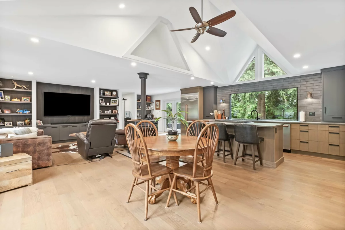 Family Room Photo of 31648 Grove Avenue, Mission, BC