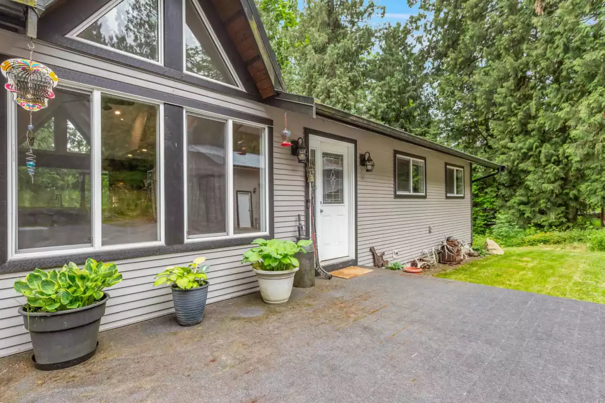 Hot Tub / Spa Photo of 31648 Grove Avenue, Mission, BC