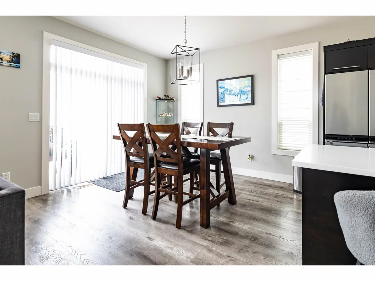 Breakfast Nook Photo of 32574 Ross Drive, Mission, BC