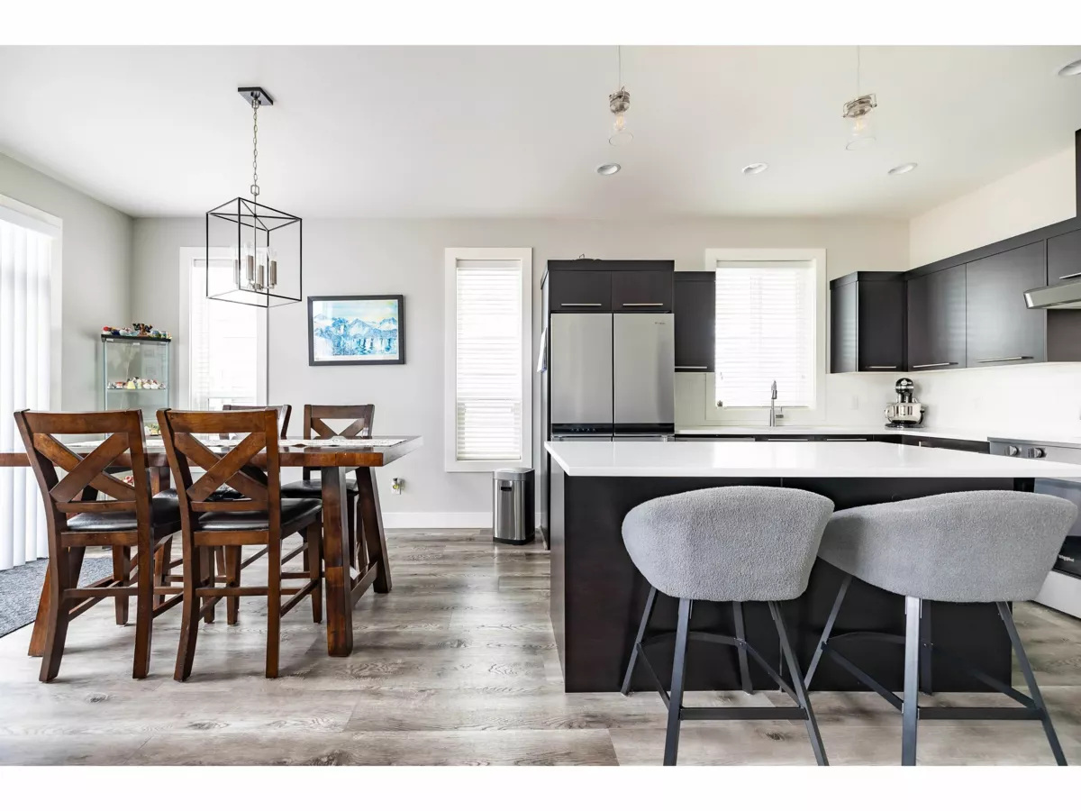 Family Room Photo of 32574 Ross Drive, Mission, BC