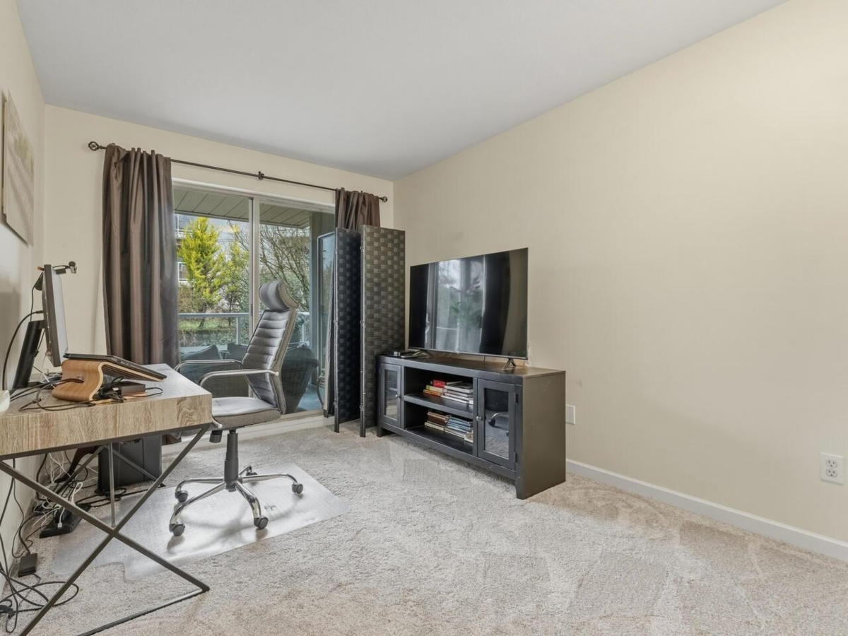 Bedroom 2 Photo of 410 68 Richmond Street, New Westminster, BC