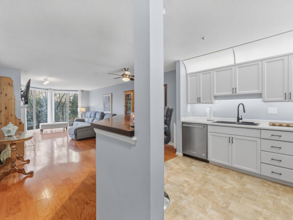 Exterior Rear Photo of 410 68 Richmond Street, New Westminster, BC