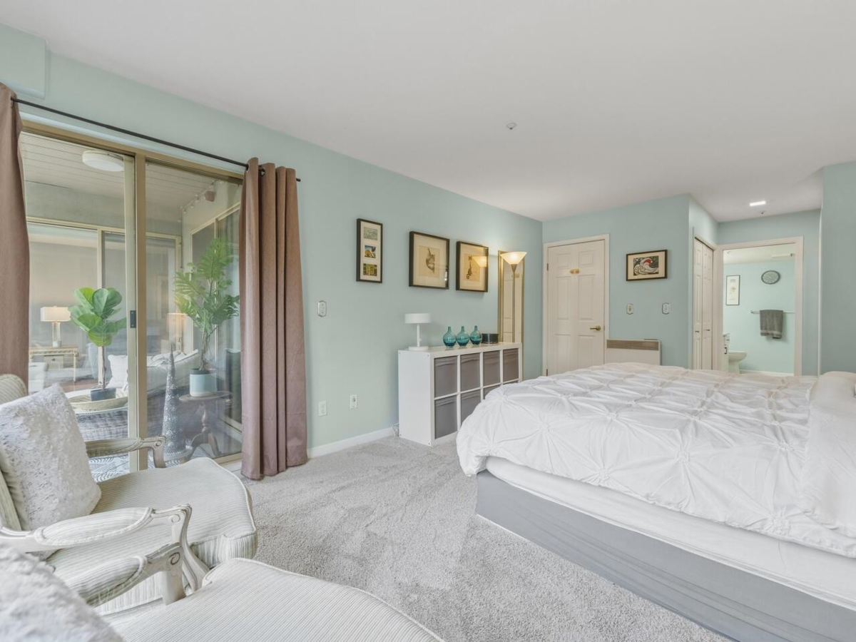 Primary Bathroom Photo of 410 68 Richmond Street, New Westminster, BC