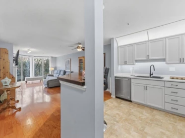 410 68 Richmond Street, New Westminster, BC