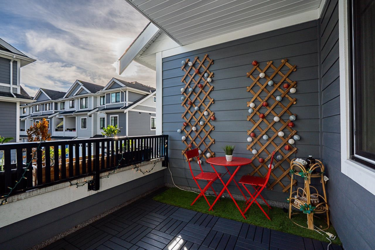 Bedroom 3 Photo of 4 189 Wood Street, New Westminster, BC
