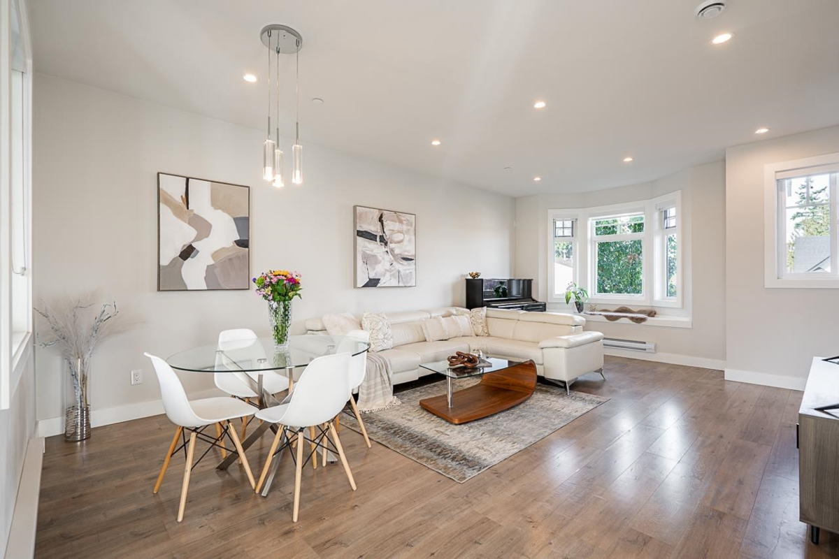 Living Room Photo of 4 189 Wood Street, New Westminster, BC