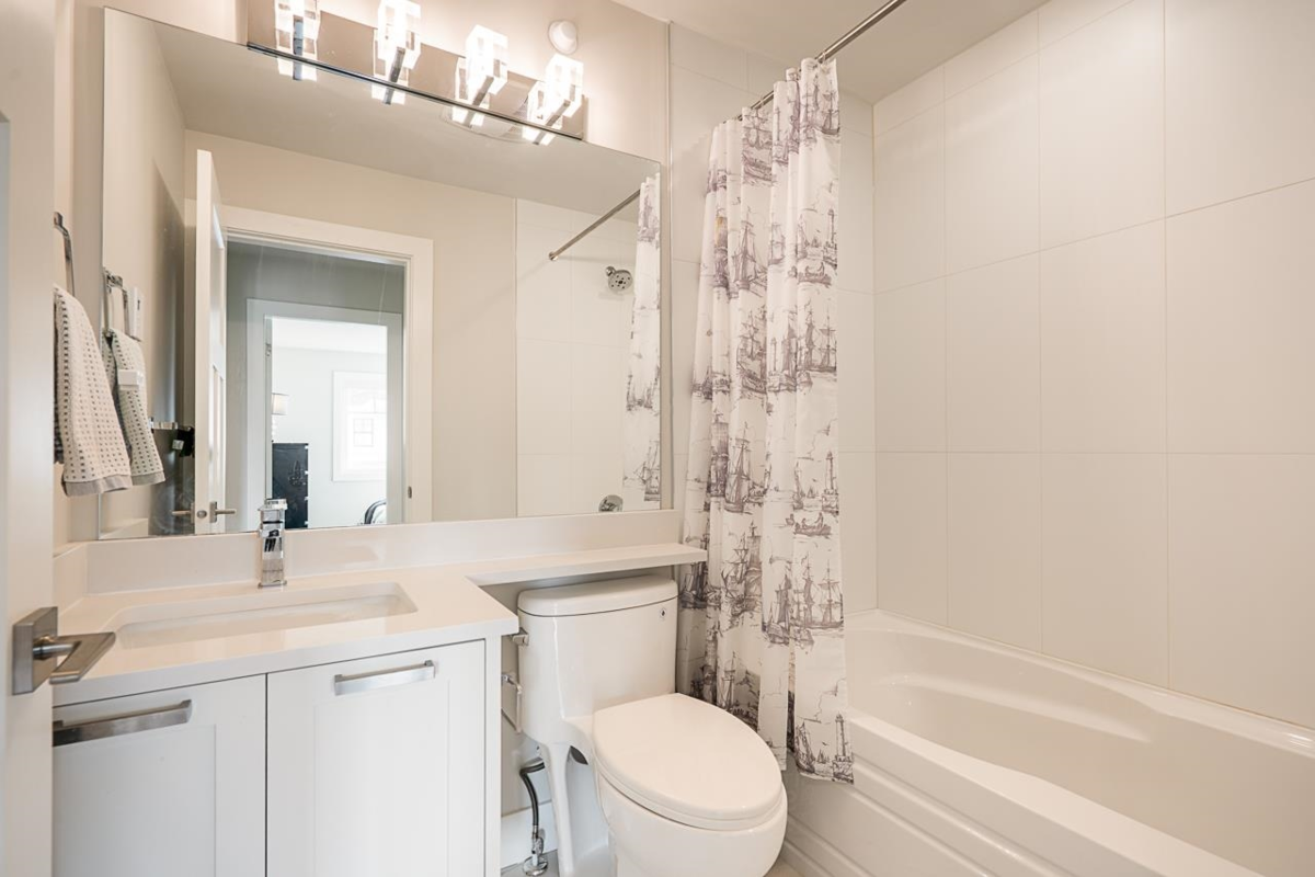 Mudroom Photo of 4 189 Wood Street, New Westminster, BC