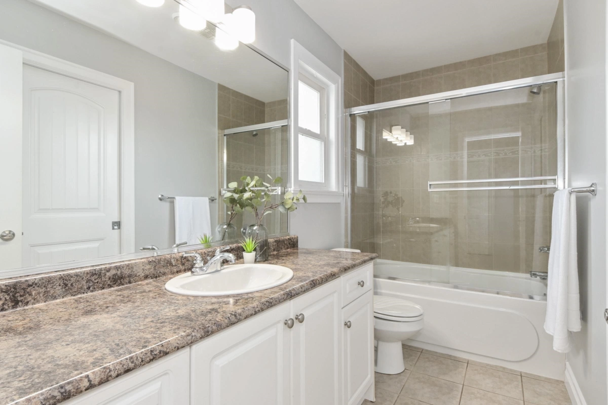 Laundry Room Photo of 6351 167b Street, Surrey, BC