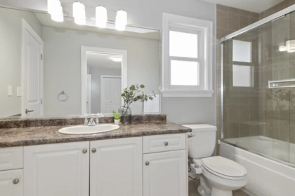 Entry Foyer Photo of 6351 167b Street, Surrey, BC