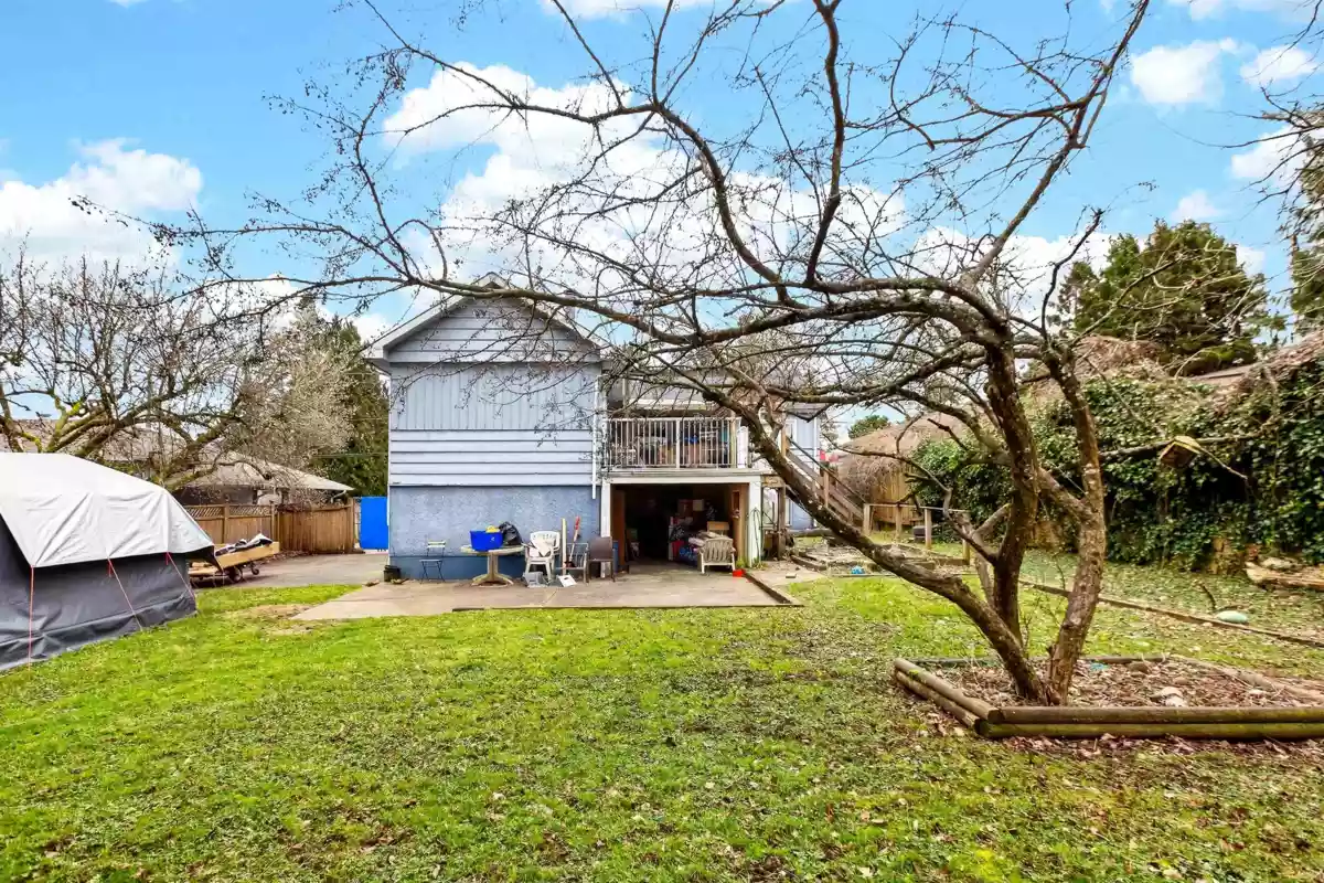 Hallway Photo of 12141 230 Street, Maple Ridge, BC