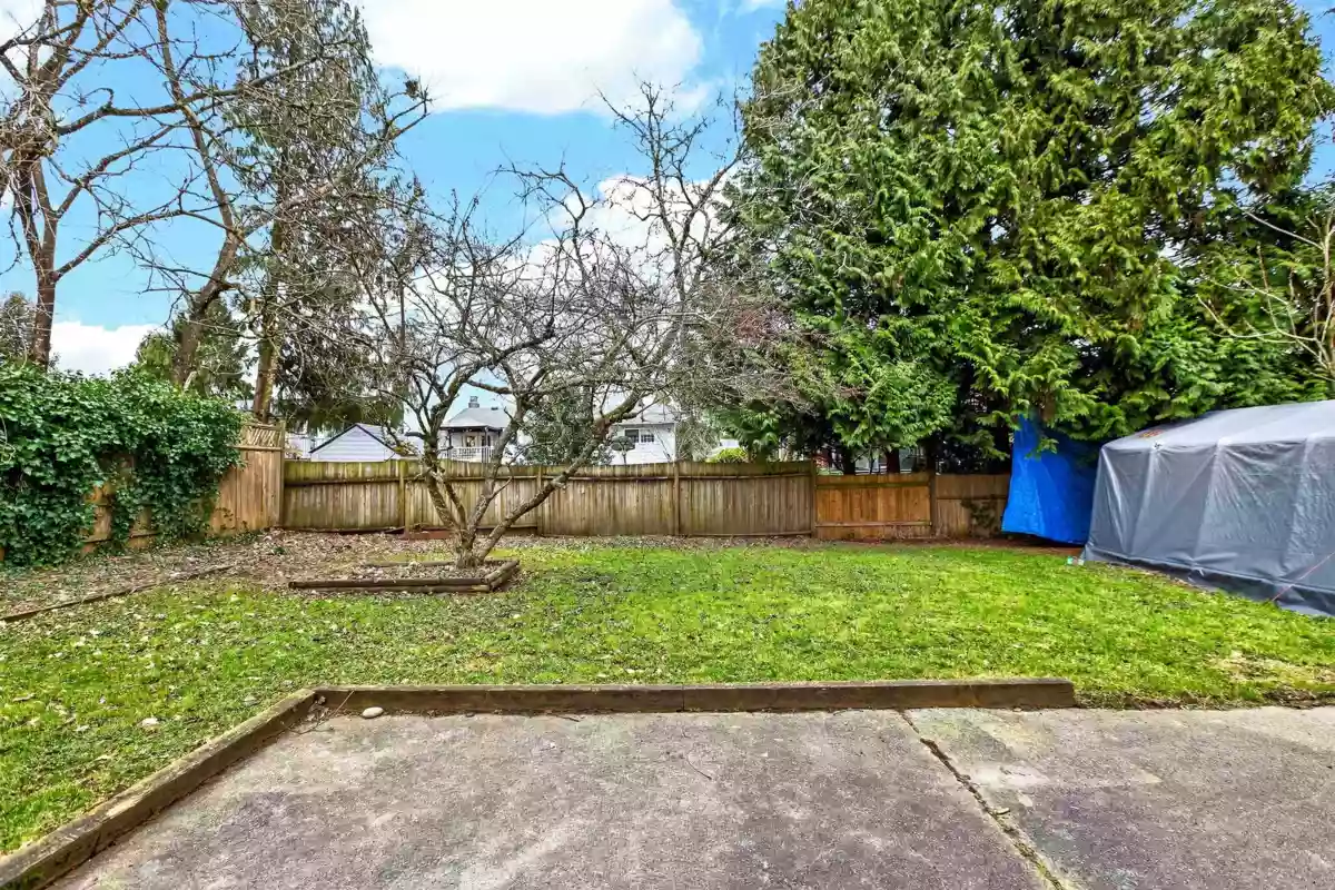 Laundry Room Photo of 12141 230 Street, Maple Ridge, BC