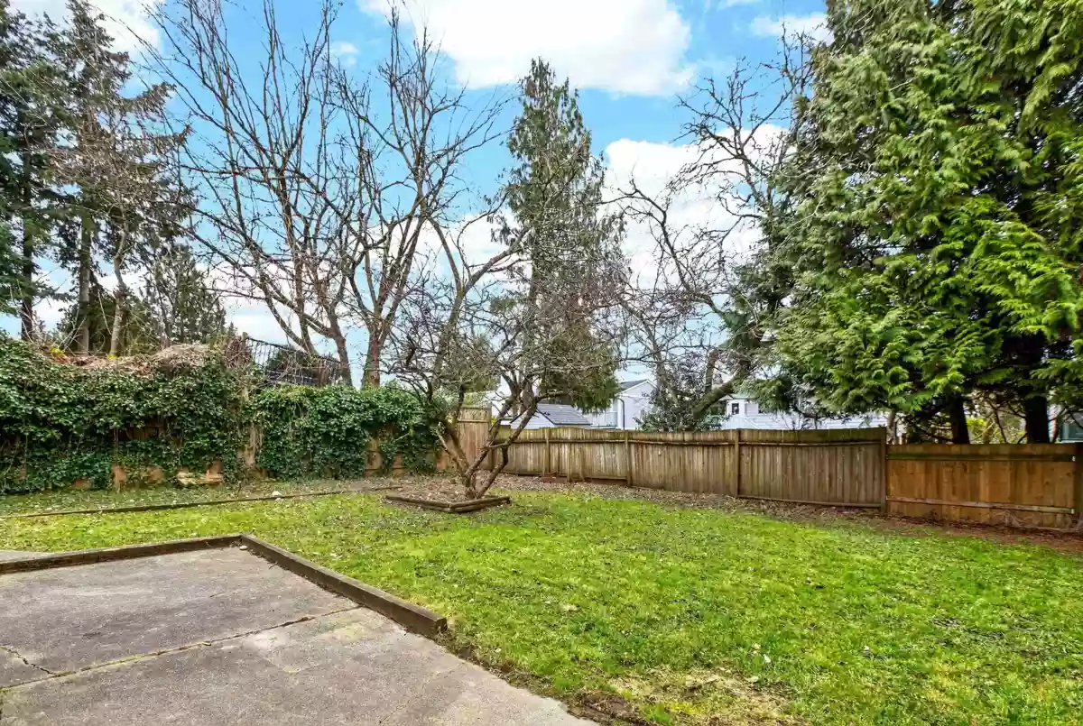 Mudroom Photo of 12141 230 Street, Maple Ridge, BC