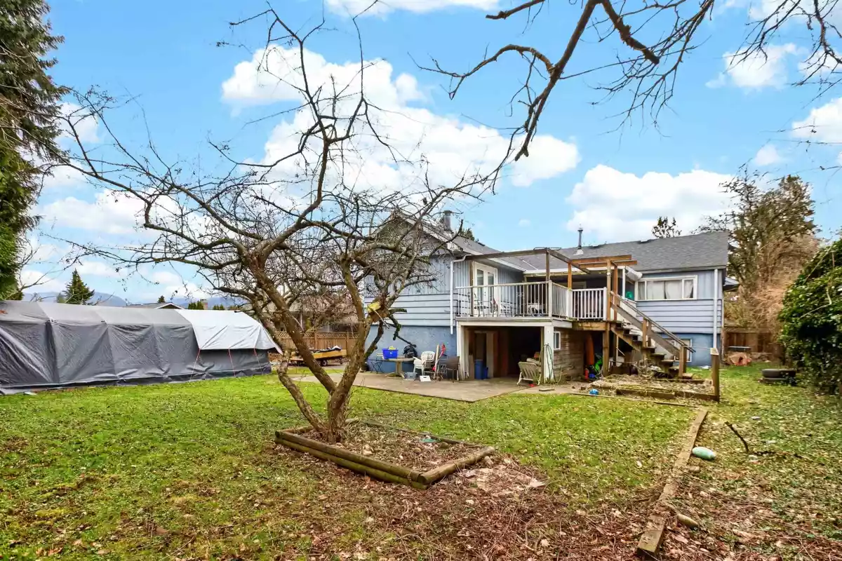 Staircase Photo of 12141 230 Street, Maple Ridge, BC