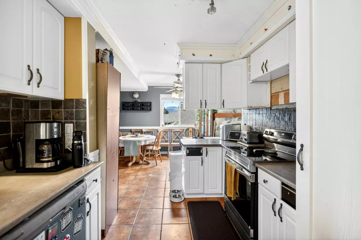 Walk-In Closet Photo of 12141 230 Street, Maple Ridge, BC