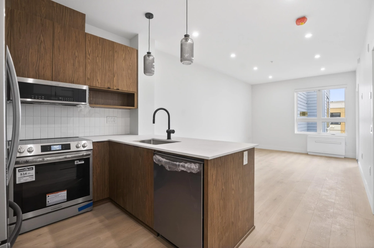 Living Room Photo of 505 46187 Thomas Road, Chilliwack, BC