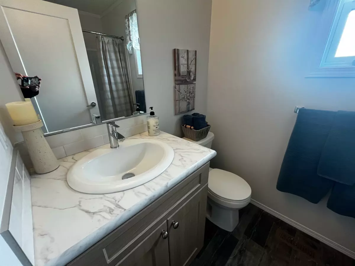 Breakfast Nook Photo of SVE97 Old Hope Princeton Highway, Sunshine Valley, BC