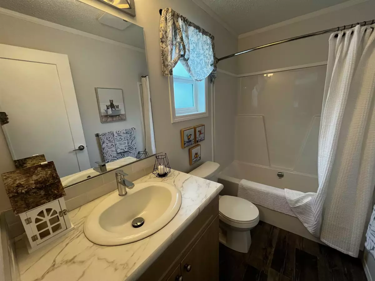 Kitchen Island Photo of SVE97 Old Hope Princeton Highway, Sunshine Valley, BC