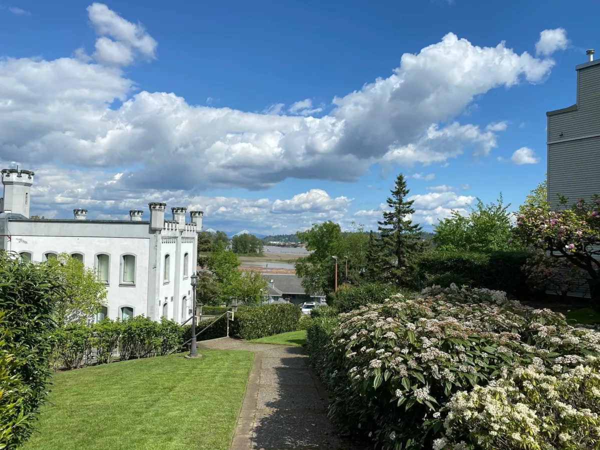 Garden / Landscaping Photo of 406 48 Richmond Street, New Westminster, BC