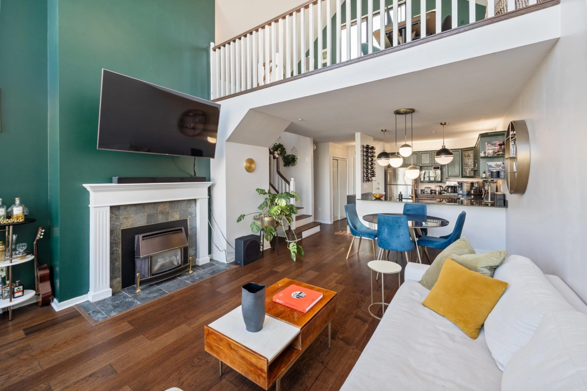 Kitchen Island Photo of 406 48 Richmond Street, New Westminster, BC
