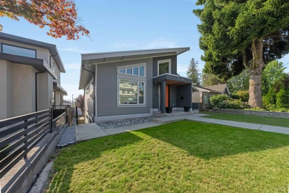 Garden / Landscaping Photo of 8008 13th Avenue, Burnaby, BC