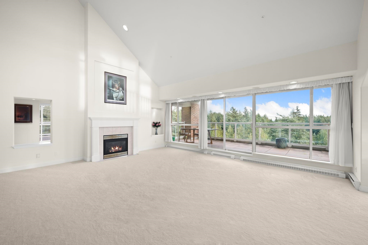 Breakfast Nook Photo of 1700 5615 Hampton Place, Vancouver, BC