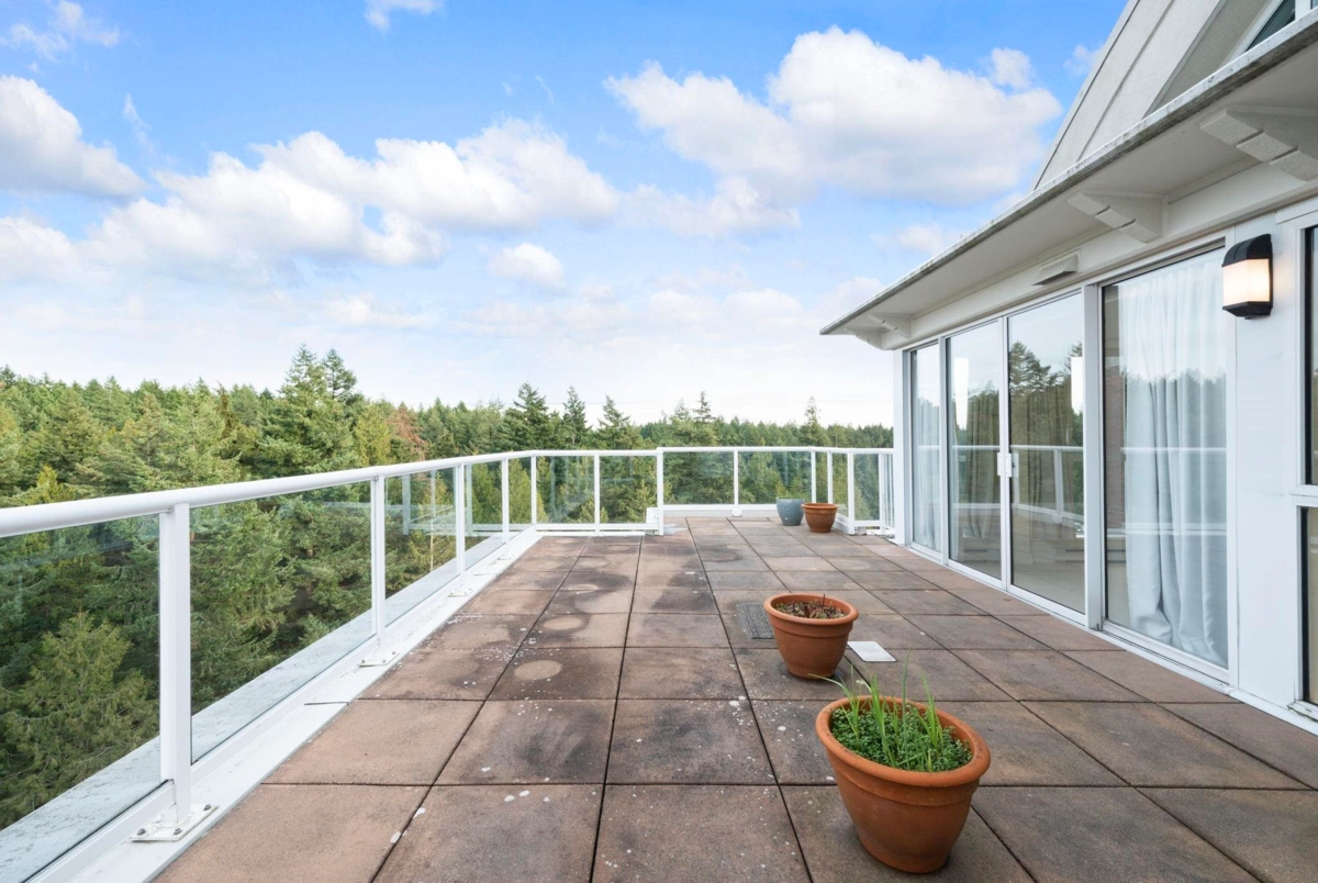 Fitness Center Photo Near 1700 5615 Hampton Place, Vancouver, BC