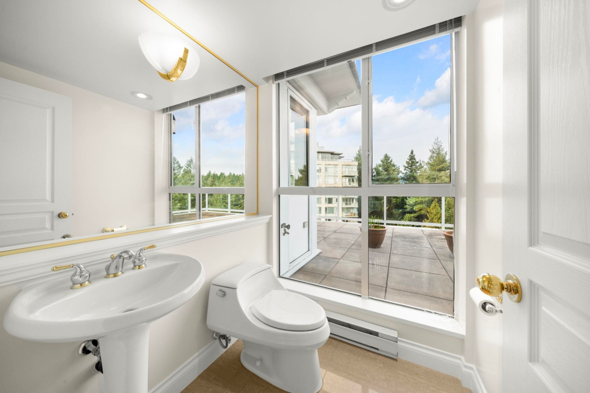 Outdoor Kitchen Photo of 1700 5615 Hampton Place, Vancouver, BC