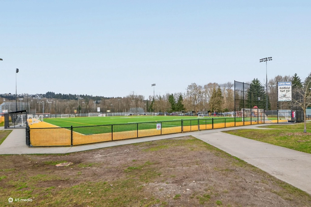 Backyard Photo of 86 2422 Hawthorne Avenue, Port Coquitlam, BC