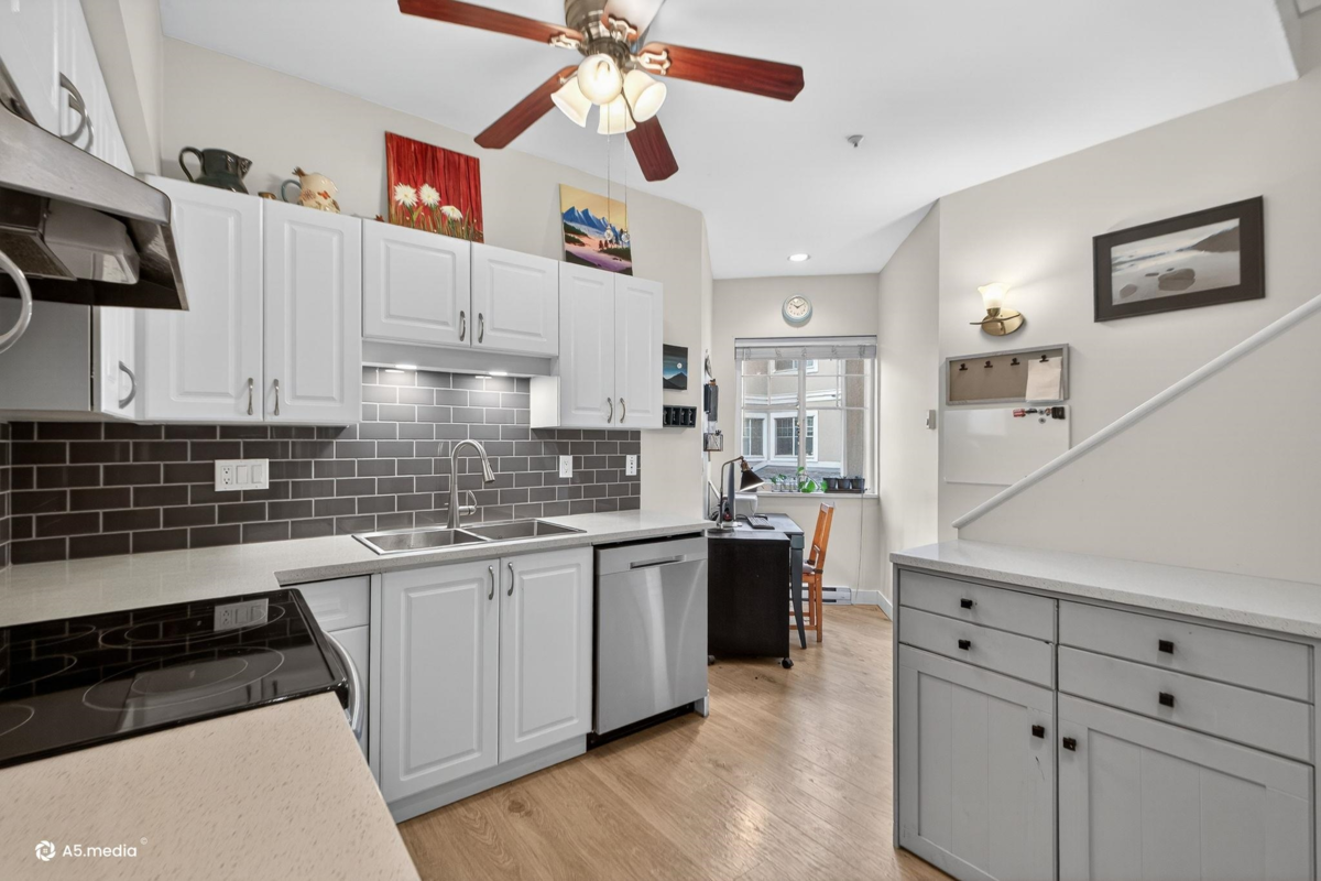Bedroom 2 Photo of 86 2422 Hawthorne Avenue, Port Coquitlam, BC
