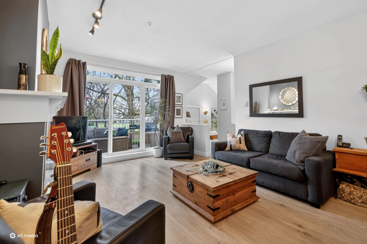 Breakfast Nook Photo of 86 2422 Hawthorne Avenue, Port Coquitlam, BC