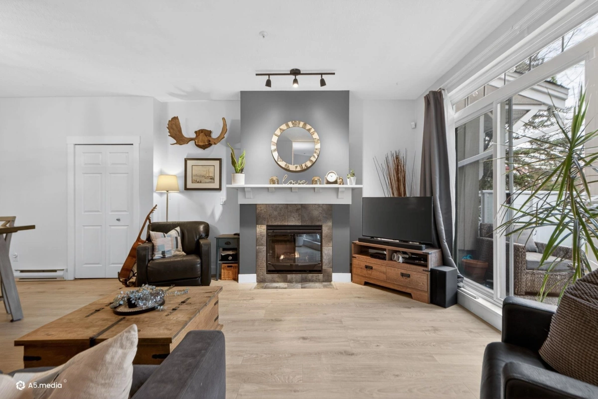 Dining Area Photo of 86 2422 Hawthorne Avenue, Port Coquitlam, BC