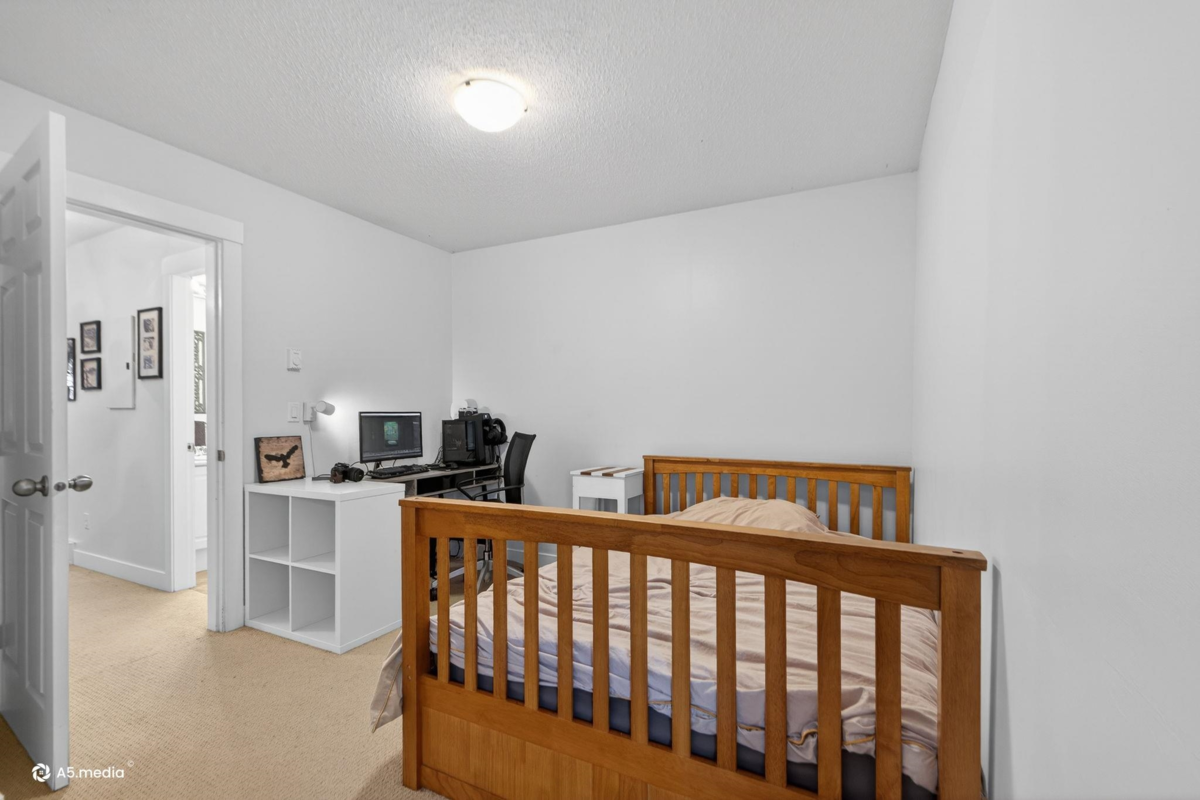 Hallway Photo of 86 2422 Hawthorne Avenue, Port Coquitlam, BC