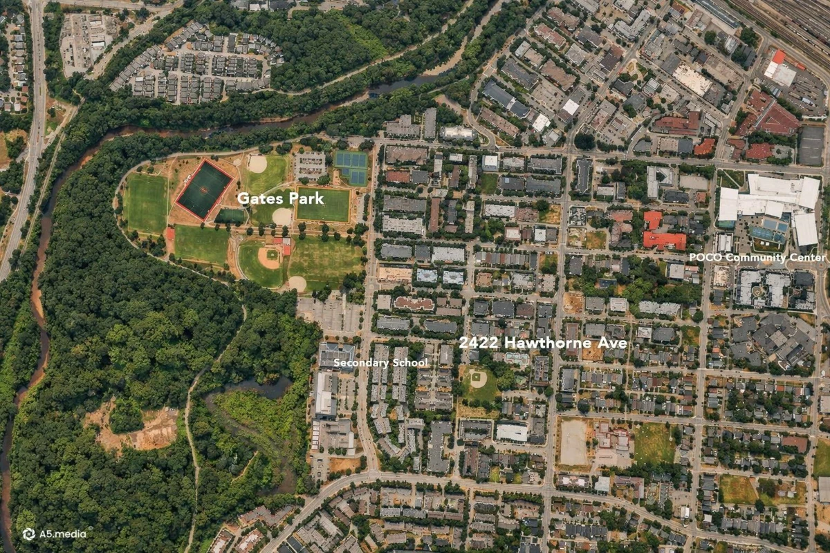 Swimming Pool Photo of 86 2422 Hawthorne Avenue, Port Coquitlam, BC