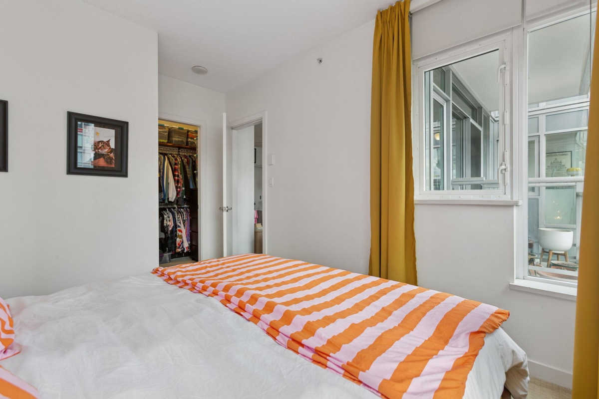 Walk-In Closet Photo of 1003 821 Cambie Street, Vancouver, BC