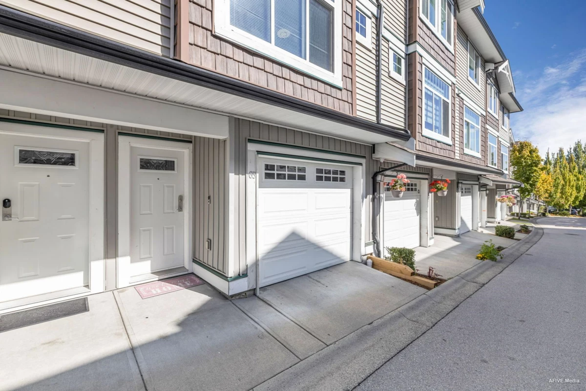 Dining Area Photo of 65 14356 63a Avenue, Surrey, BC