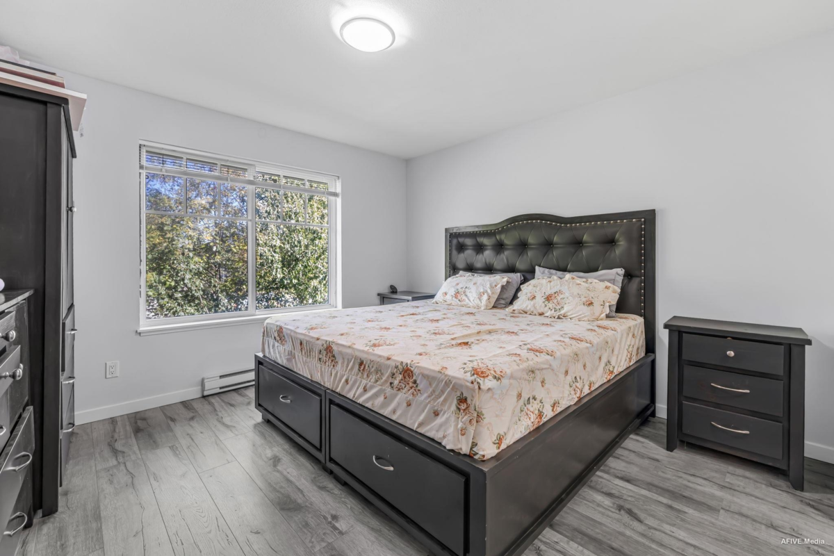 Entry Foyer Photo of 65 14356 63a Avenue, Surrey, BC