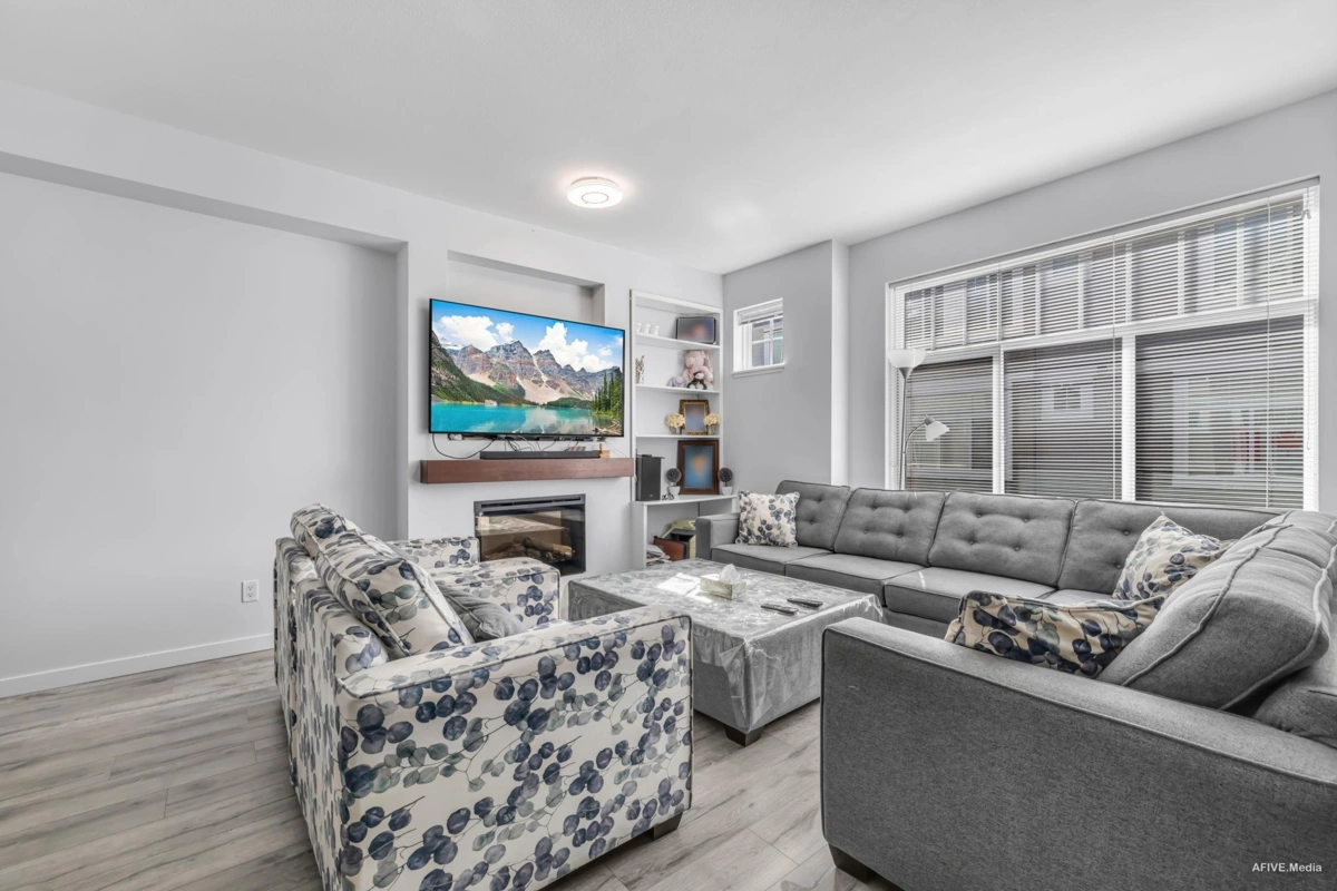 Primary Bathroom Photo of 65 14356 63a Avenue, Surrey, BC