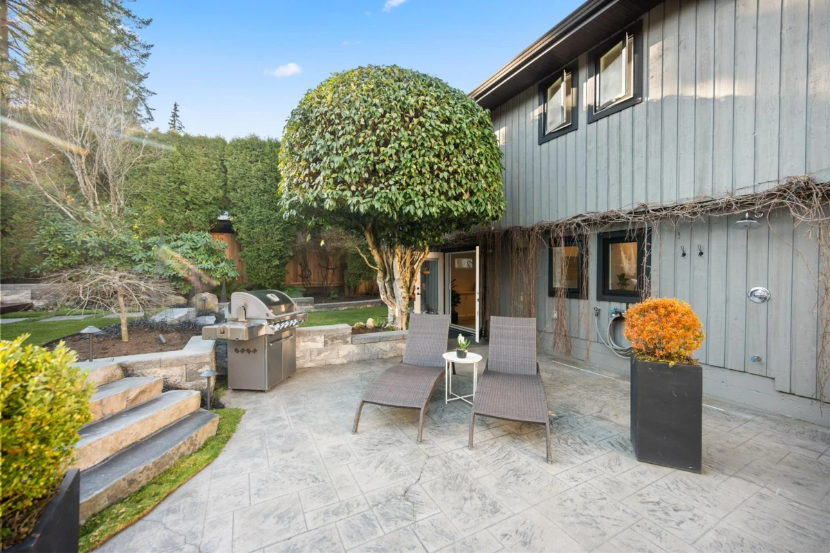 Front Yard Photo of 19788 49 Avenue, Langley, BC