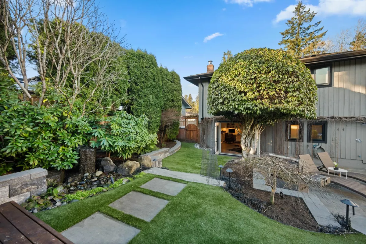 Garden / Landscaping Photo of 19788 49 Avenue, Langley, BC