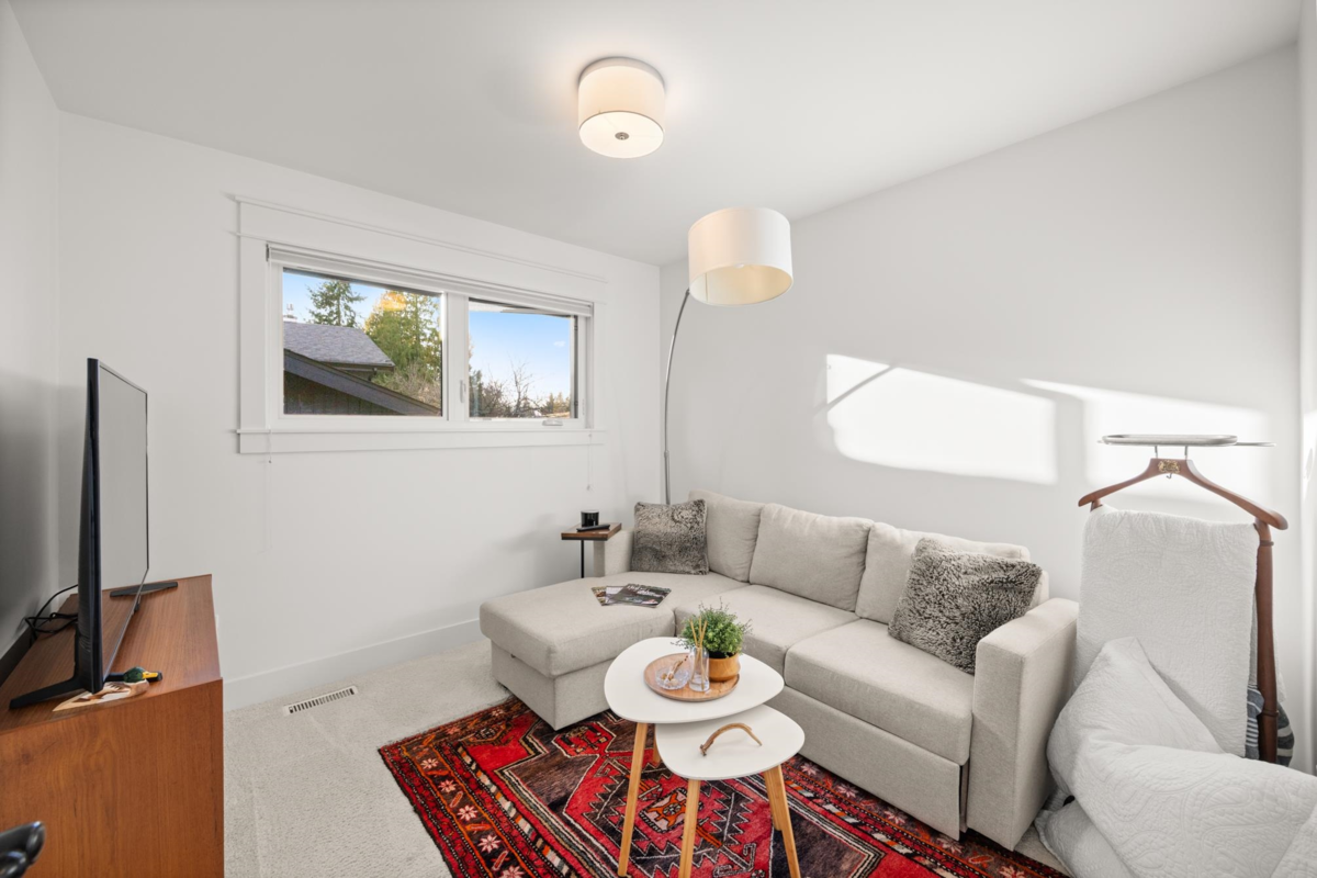 Staircase Photo of 19788 49 Avenue, Langley, BC