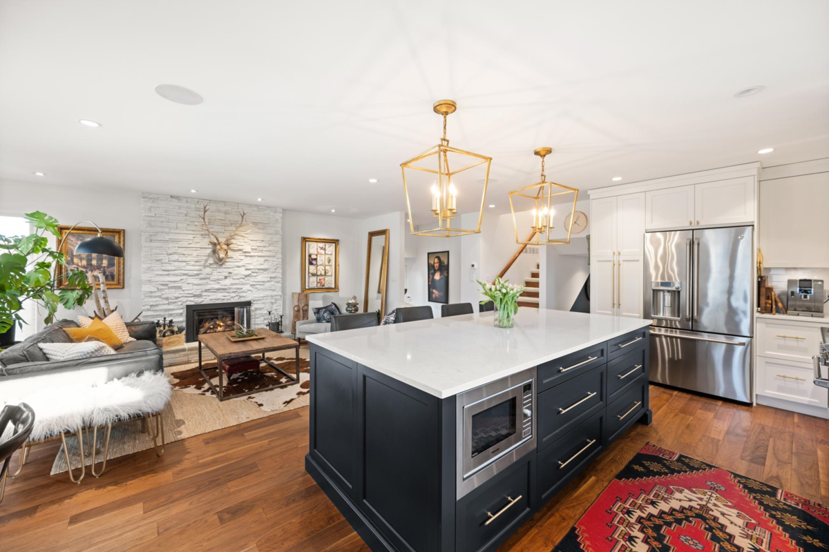 Walk-In Closet Photo of 19788 49 Avenue, Langley, BC