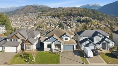 5238 Crimson Ridge, Chilliwack, BC, Promontory — 7 bed single family residence for sale