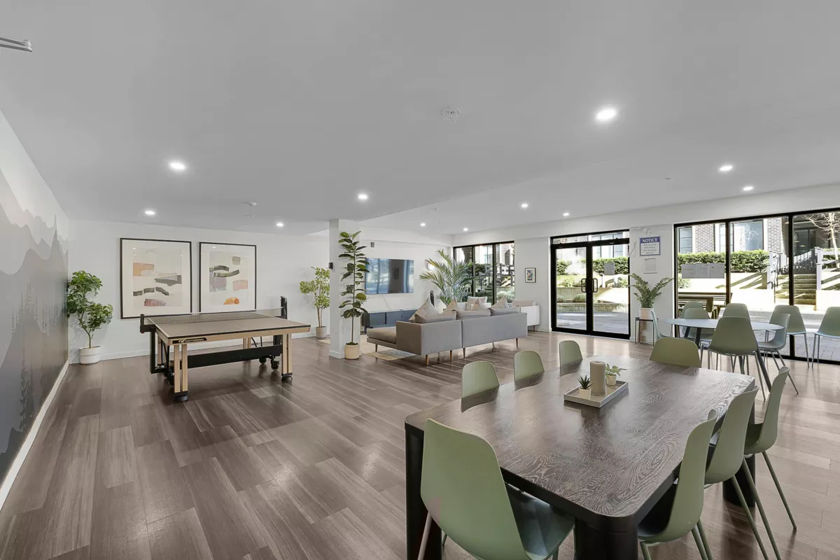 Entry Foyer Photo of 122 15825 85 Avenue, Surrey, BC