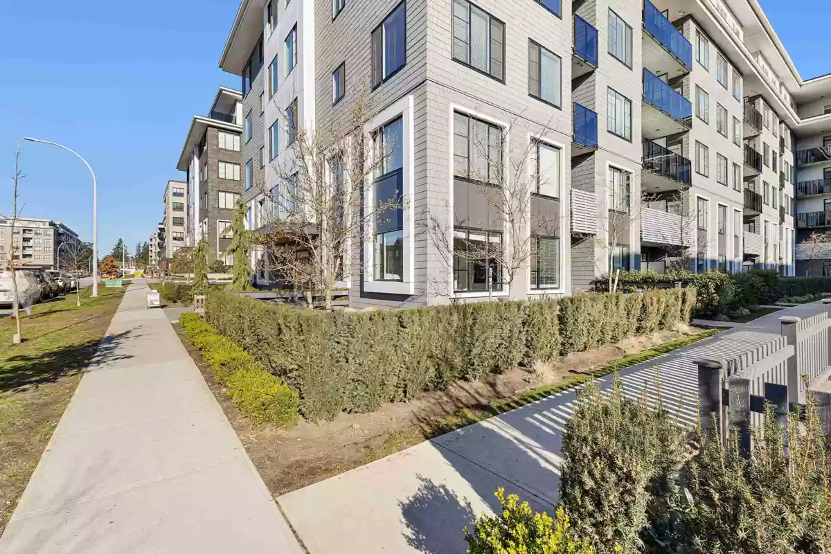Living Room Photo of 122 15825 85 Avenue, Surrey, BC