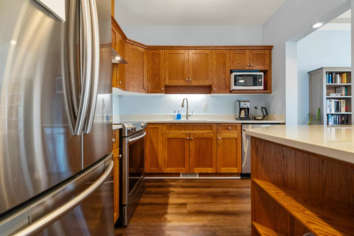 Breakfast Nook Photo of 129 46360 Valleyview Road, Chilliwack, BC